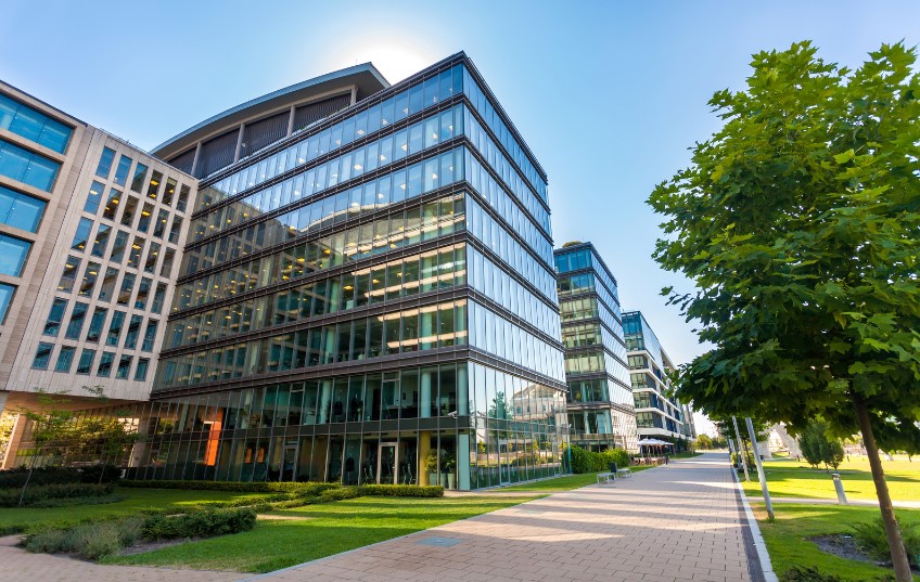 Top 12 Multinational Companies in Dubai - Dominating the Business Scene