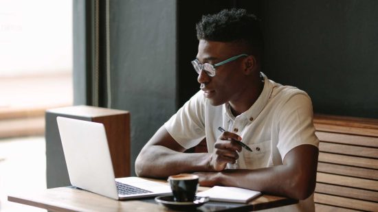 What Are the Requirements for a UAE Freelance Visa